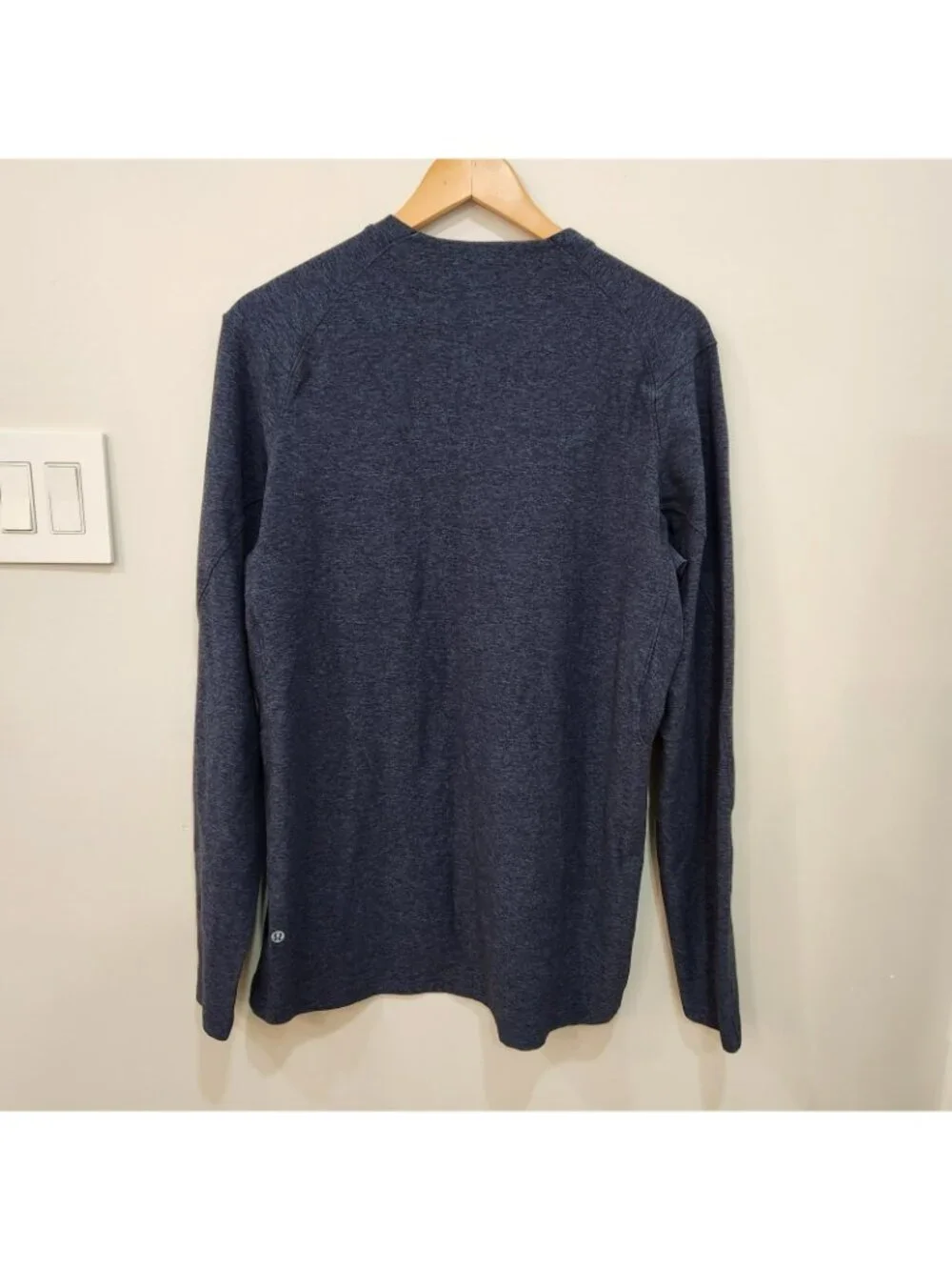 Lululemon Surge Warm Long Sleeve Shirt Dark Gray Running Hiking Thermal Mens L - Picture 3 of 11
